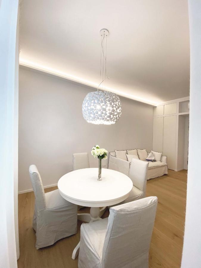 The Window On The Theatre And The Cathedral - Luxury Apartment Como Exteriör bild