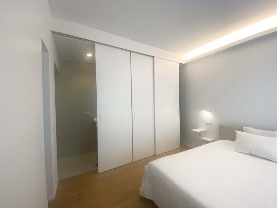 The Window On The Theatre And The Cathedral - Luxury Apartment Como Exteriör bild